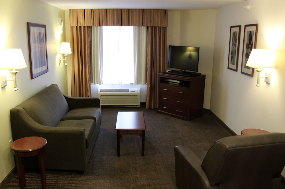 MainStay Suites Fitchburg Madison 24/44