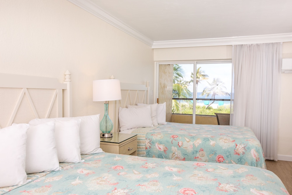 Tween Waters Inn 23/72