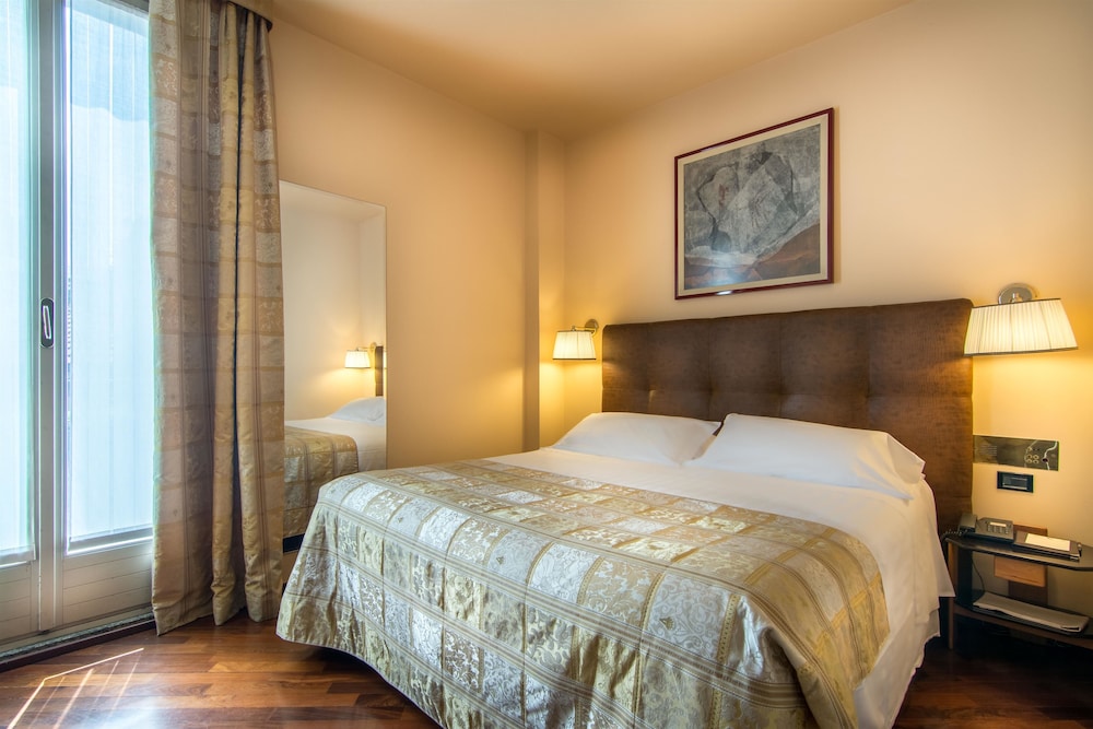 Hotel Regina Milano 29/55