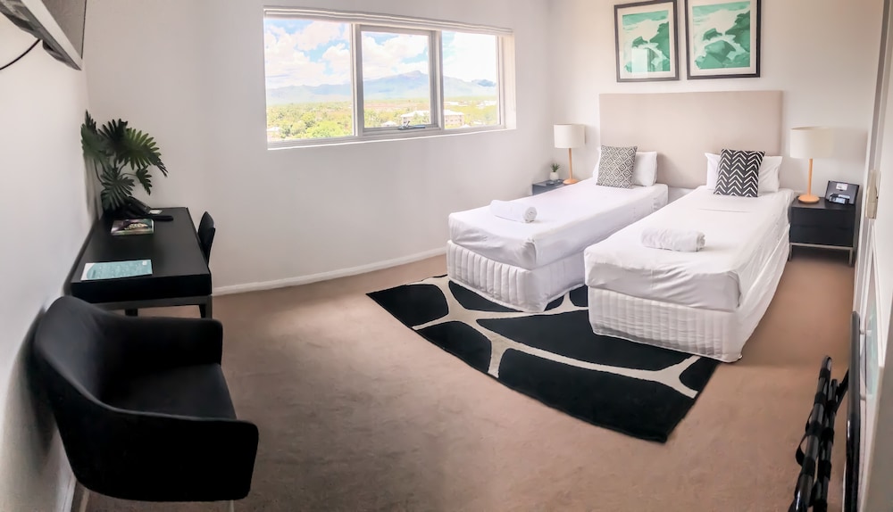 Allure Hotel & Apartments 25/28