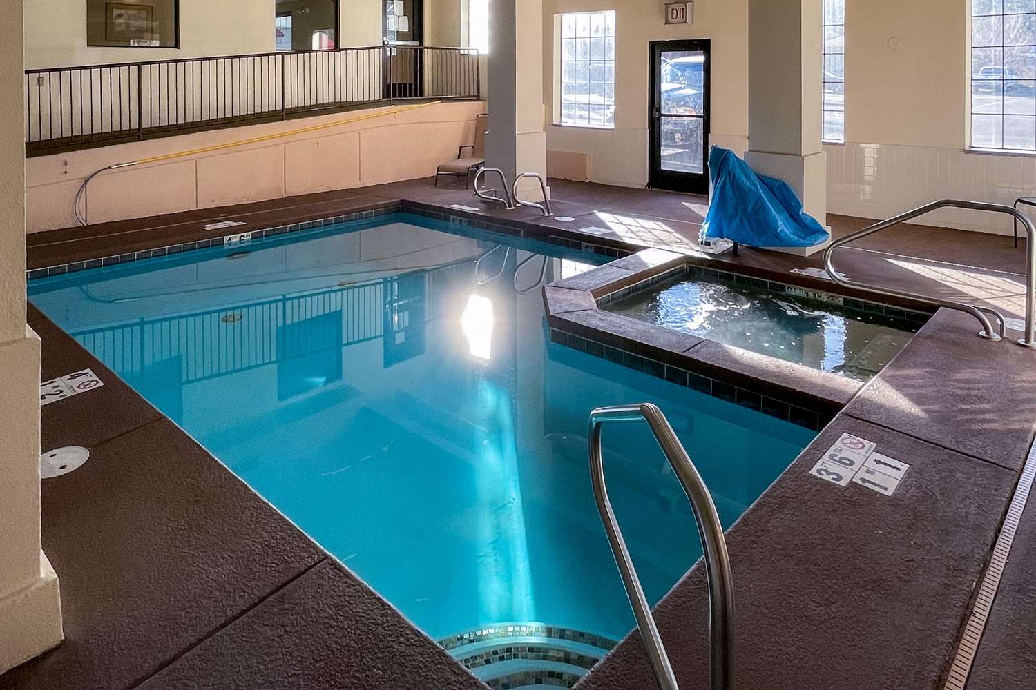 swimming pool spa