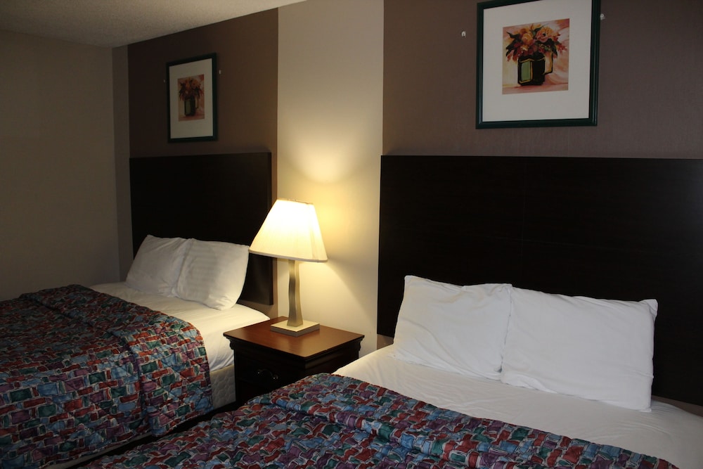 Coratel Inn and Suites Maple Grove 21/50
