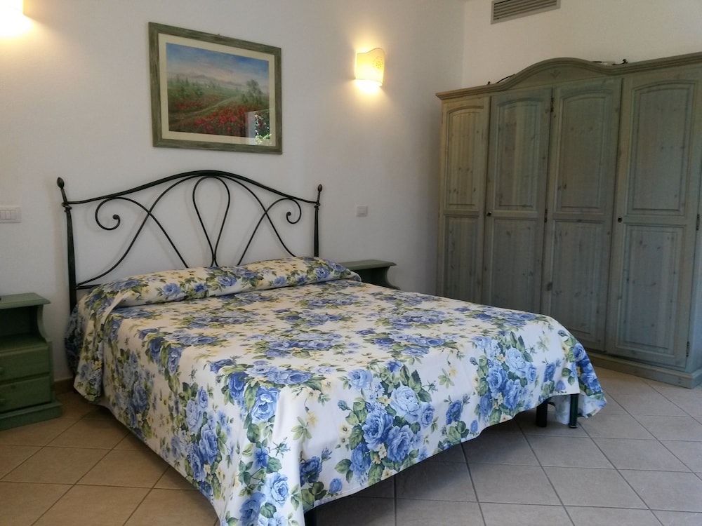 CLUB, DOUBLE BED