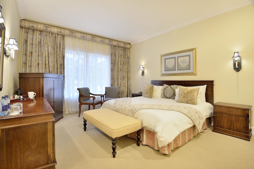 SUITE, KING BED