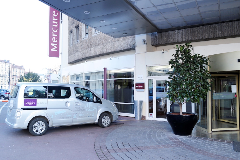 Mercure Paris La Defense 58/66
