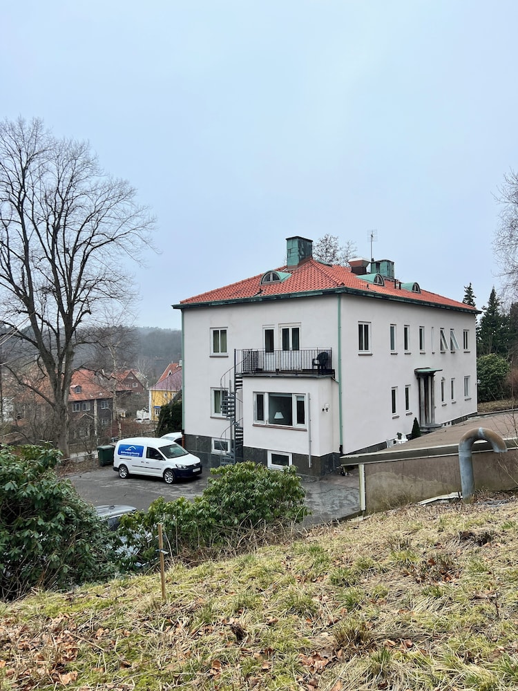 Aston Villa Hotell 37/43
