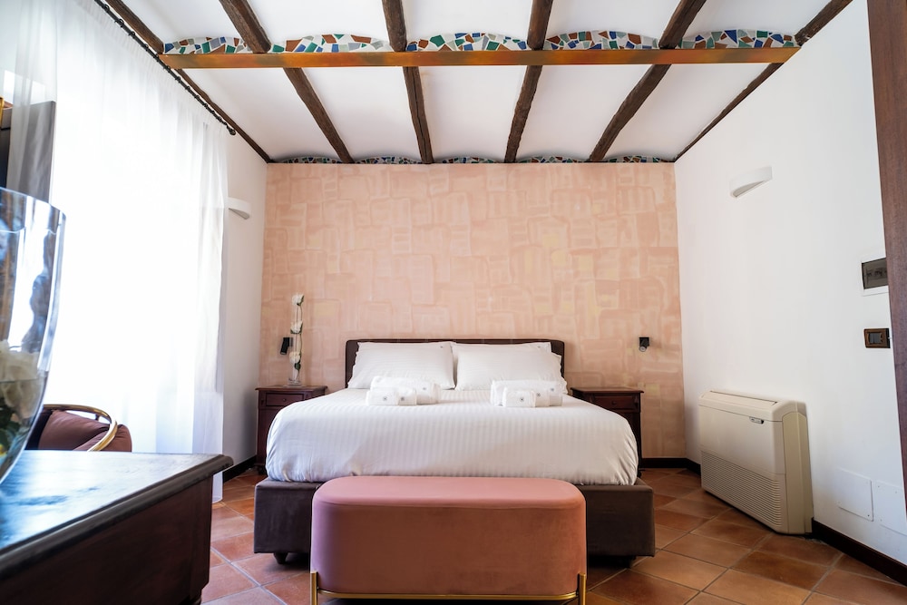 GRAND HOTEL LA BATIA 21/60