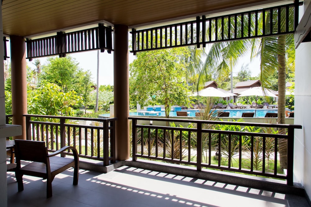 MAEHAAD BAY RESORT 56/68