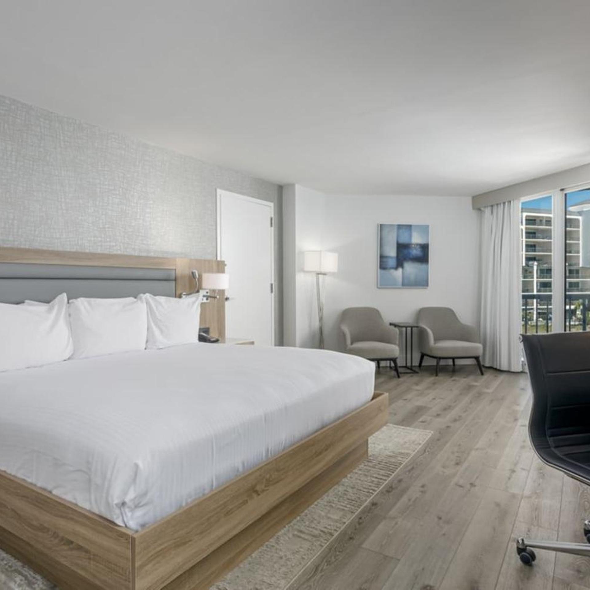 Standard, King Bed, Coastline View