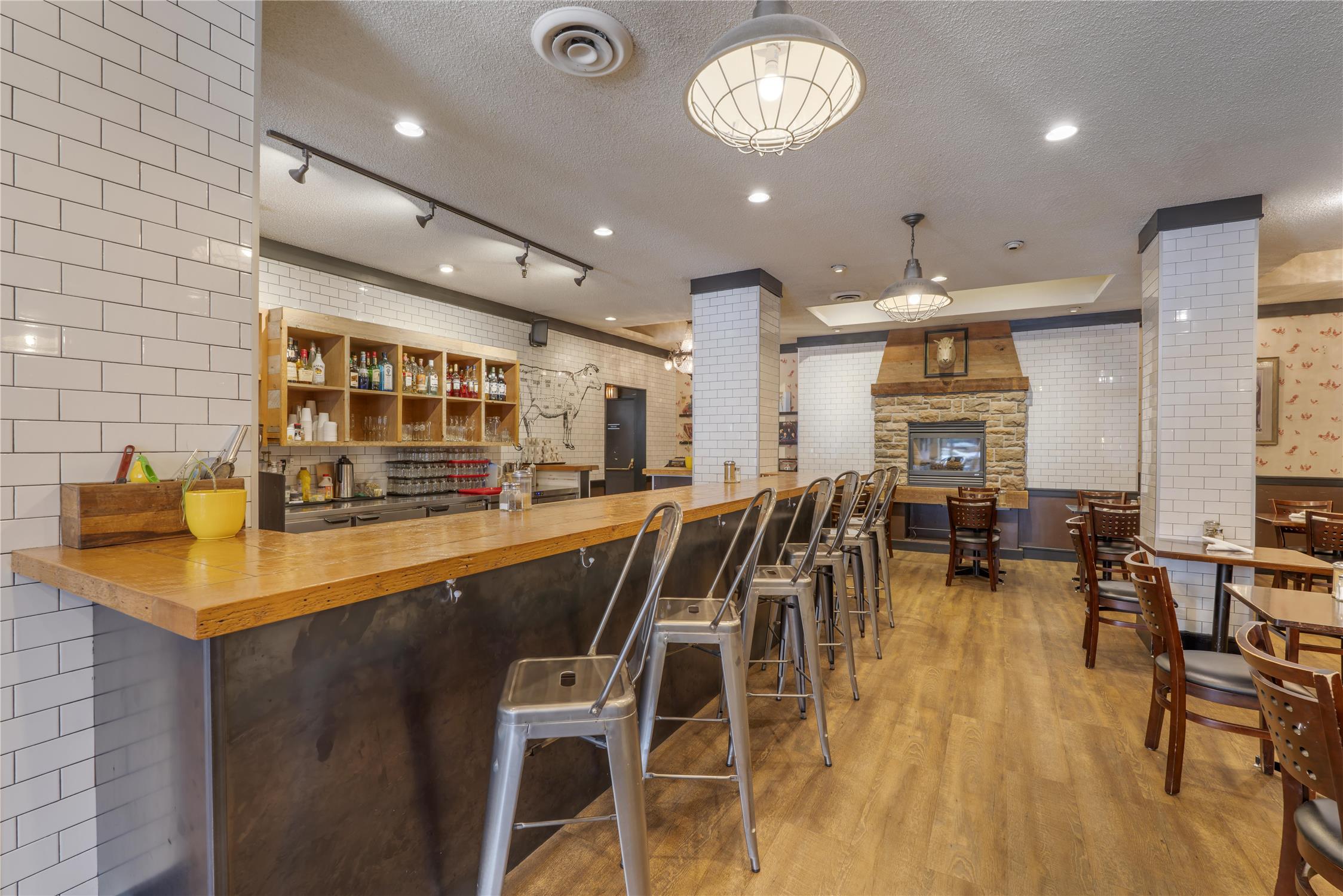 Best Western Plus Carlton Plaza Hotel 33/43