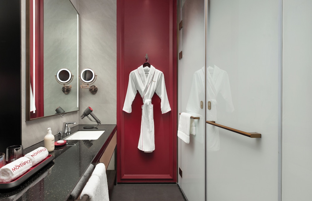Movenpick by Accor Shanghai Peoples Square Hotel 61/63