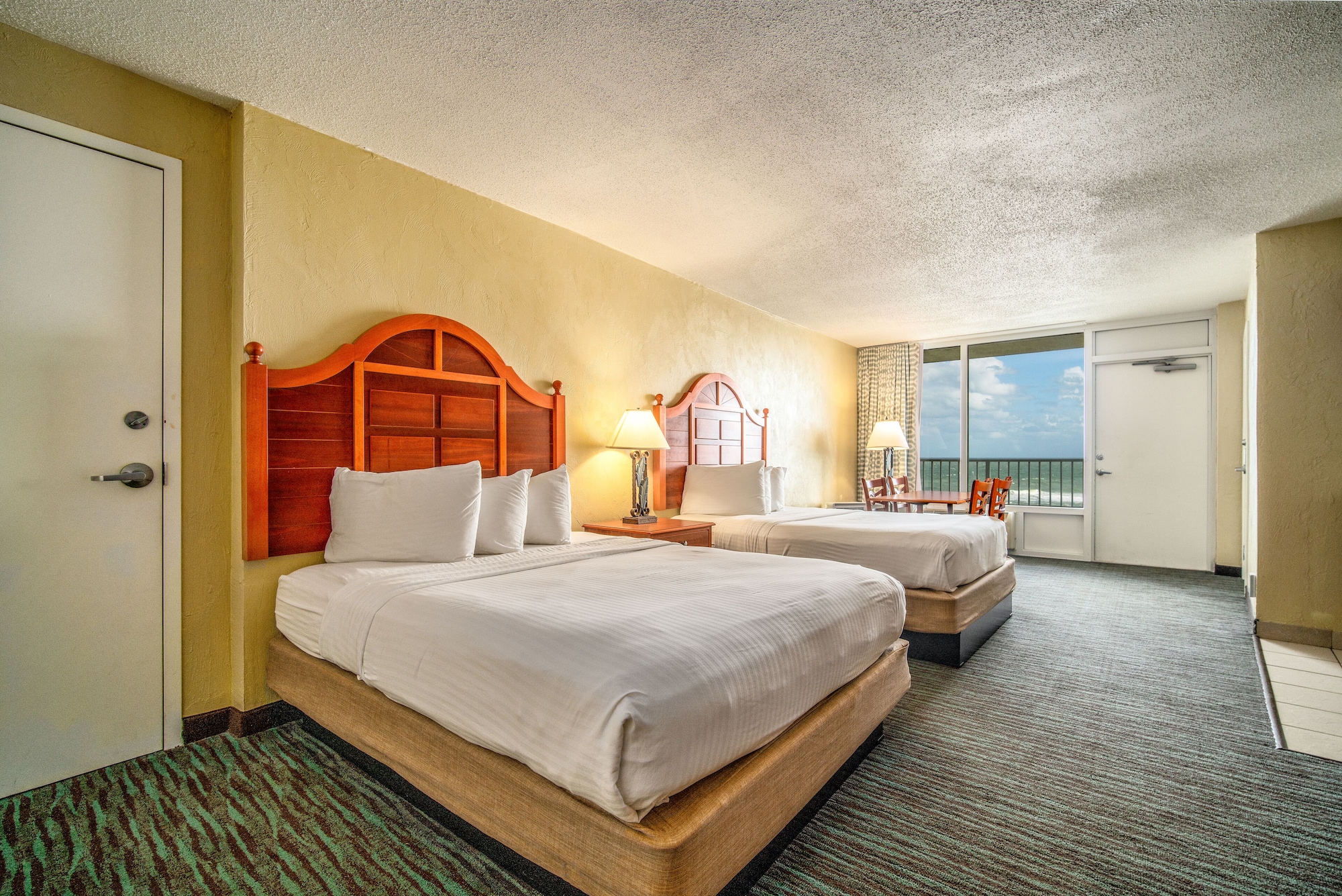 Room, 2 Queen Beds, Ocean Front, Kitchenette