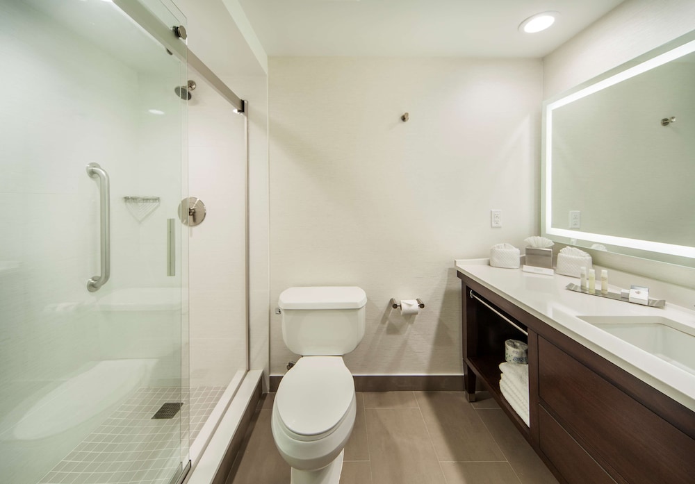 Doubletree By Hilton Hotel Nanuet 10/62