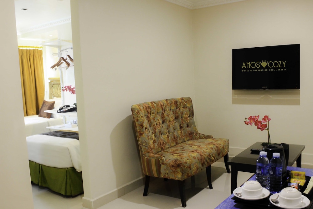 Amos Cozy Hotel 56/66