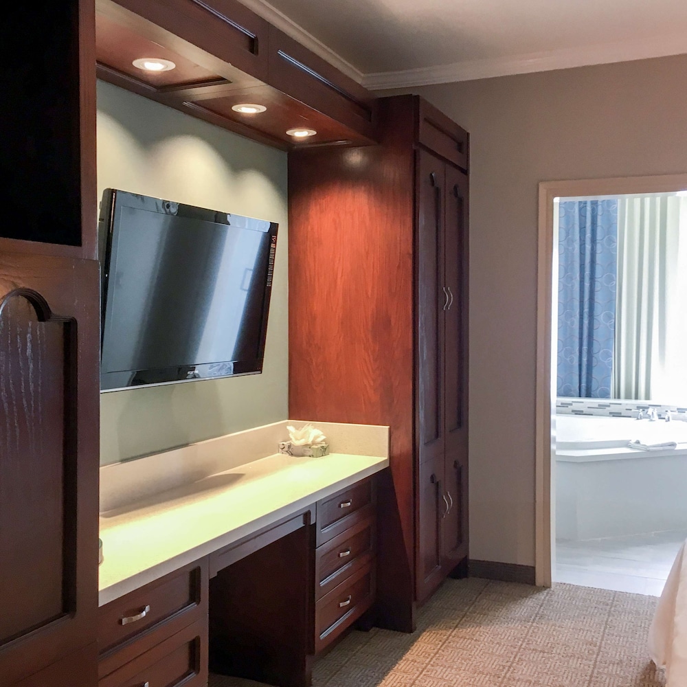 MainStay Suites Orange County John Wayne Airport 26/57
