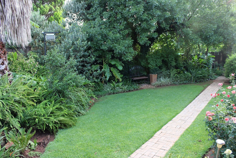 Ukarimu Guest House 27/36