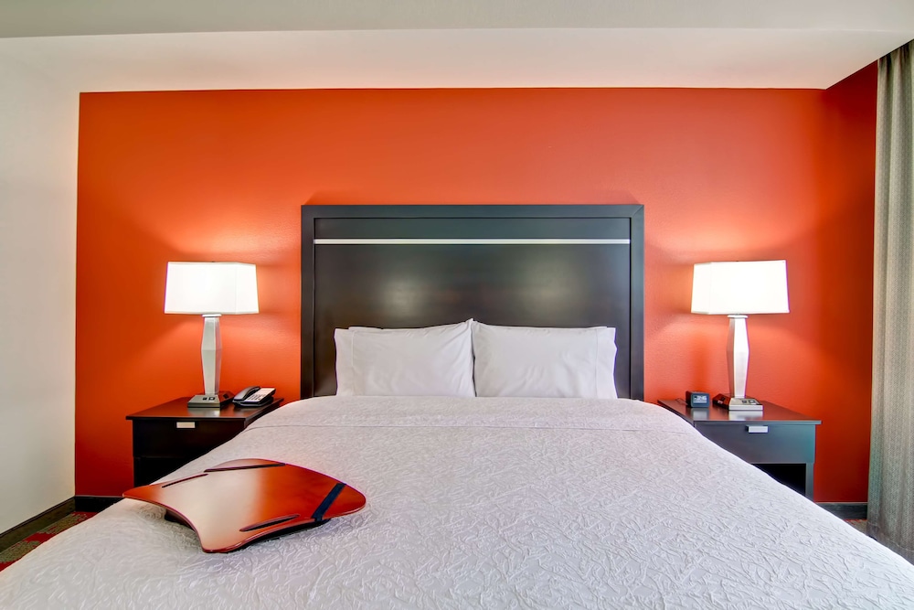 Hampton Inn Suites Cincinnati Downtown 25/72