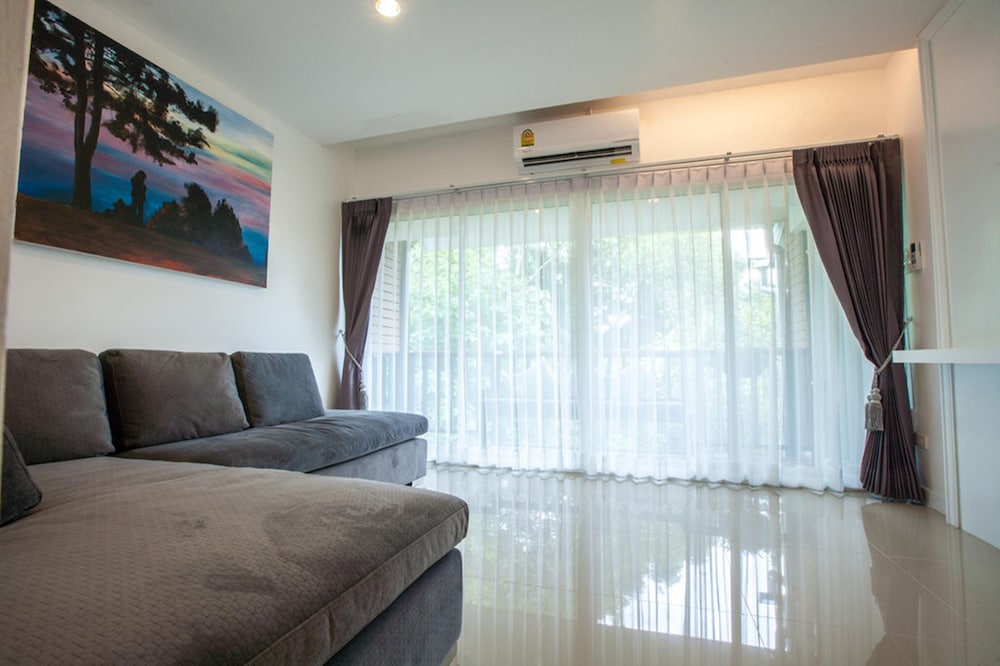 Stay With Hug Poshtel & Activities 26/37
