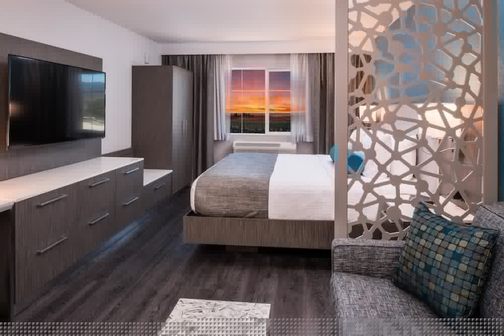 Best Western Plus Temecula Wine Country Hotel & Suites 11/34