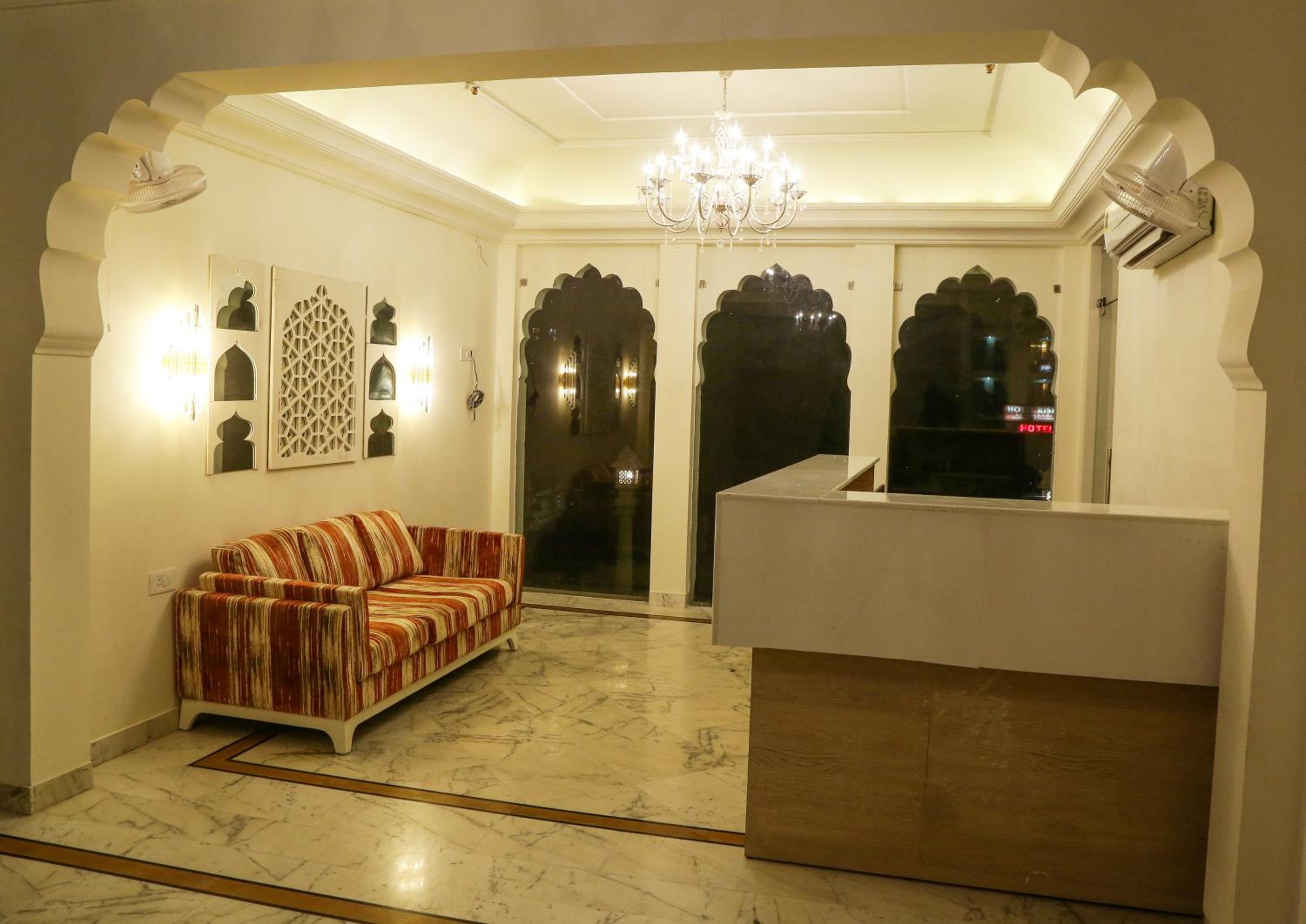 Hotel Ratangarh Palace 9/17