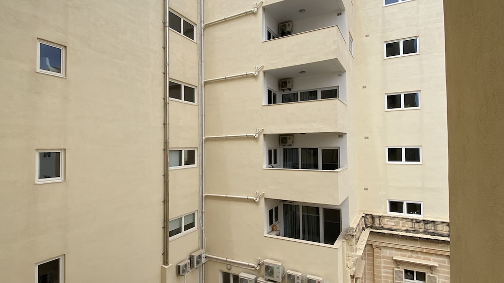 SLIEMA MARINA HOTEL 3/70