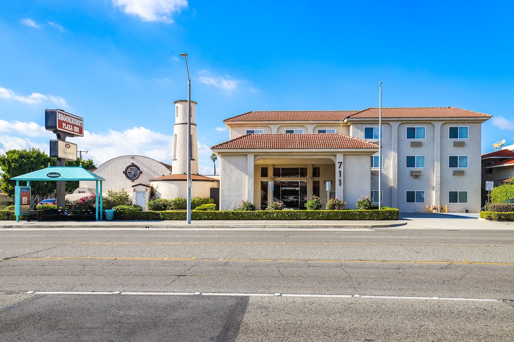 Brookhurst Plaza Inn 29/39