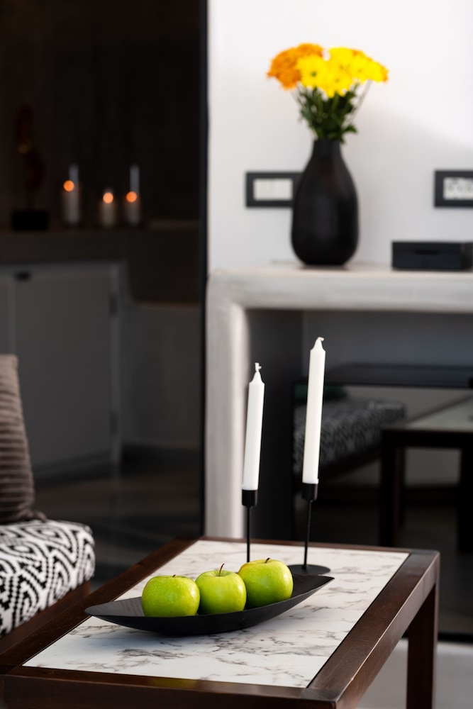 Day Dream Luxury Suites 42/81