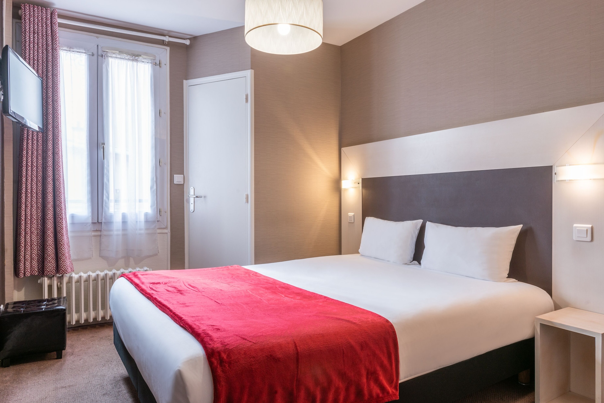 ROOM, SINGLE