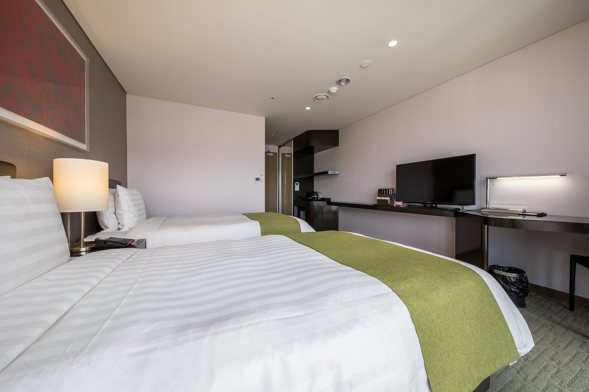 DELUXE, TWIN BEDS