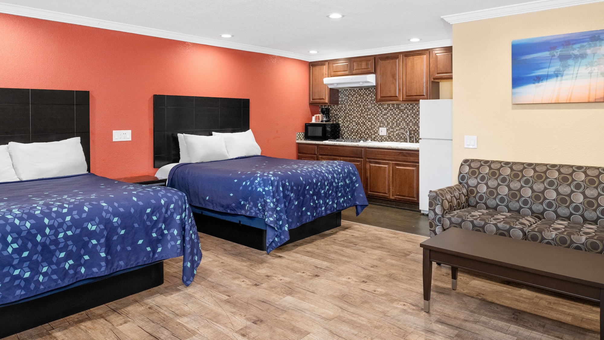 DELUXE, STUDIO, 2 DOUBLE BEDS, KITCHENETTE