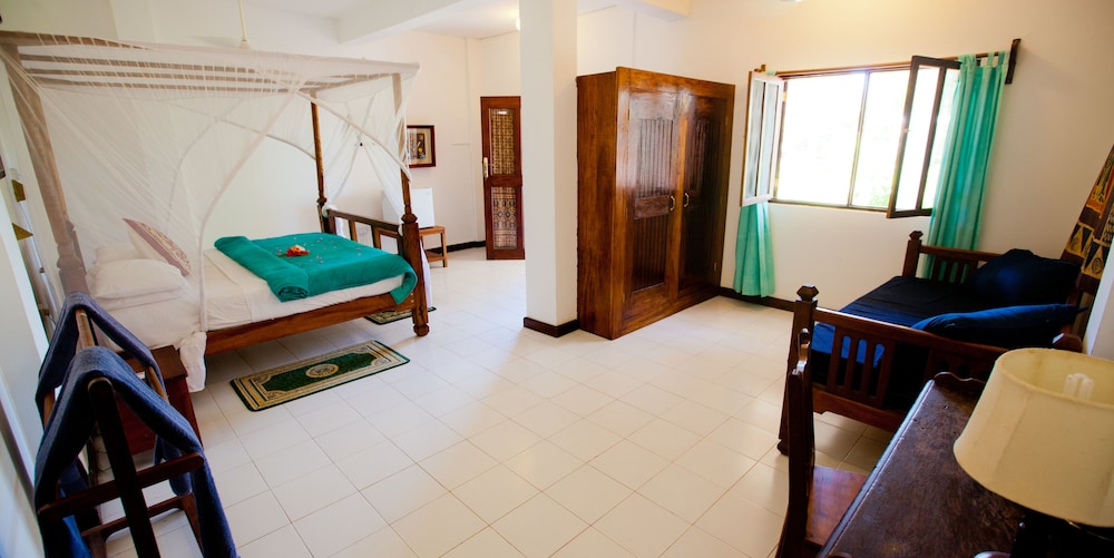 Flame Tree Cottages 36/59
