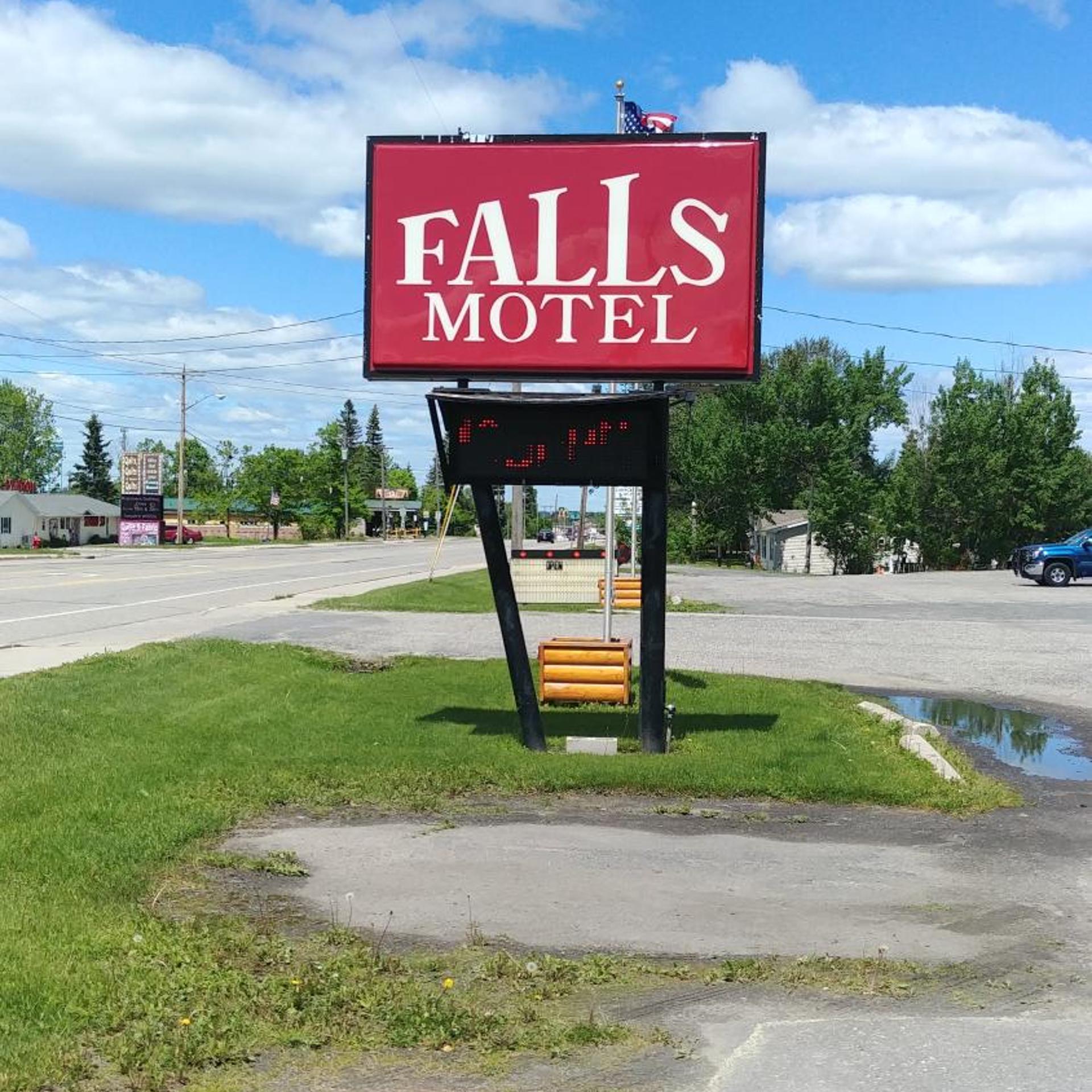 Falls Motel 26/32