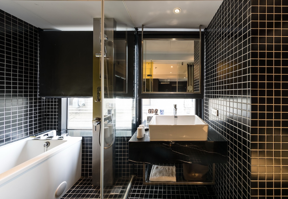 Vendome East Inn 26/47