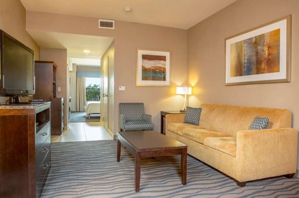 Hilton Garden Inn Fort Worth Alliance Airport 35/59