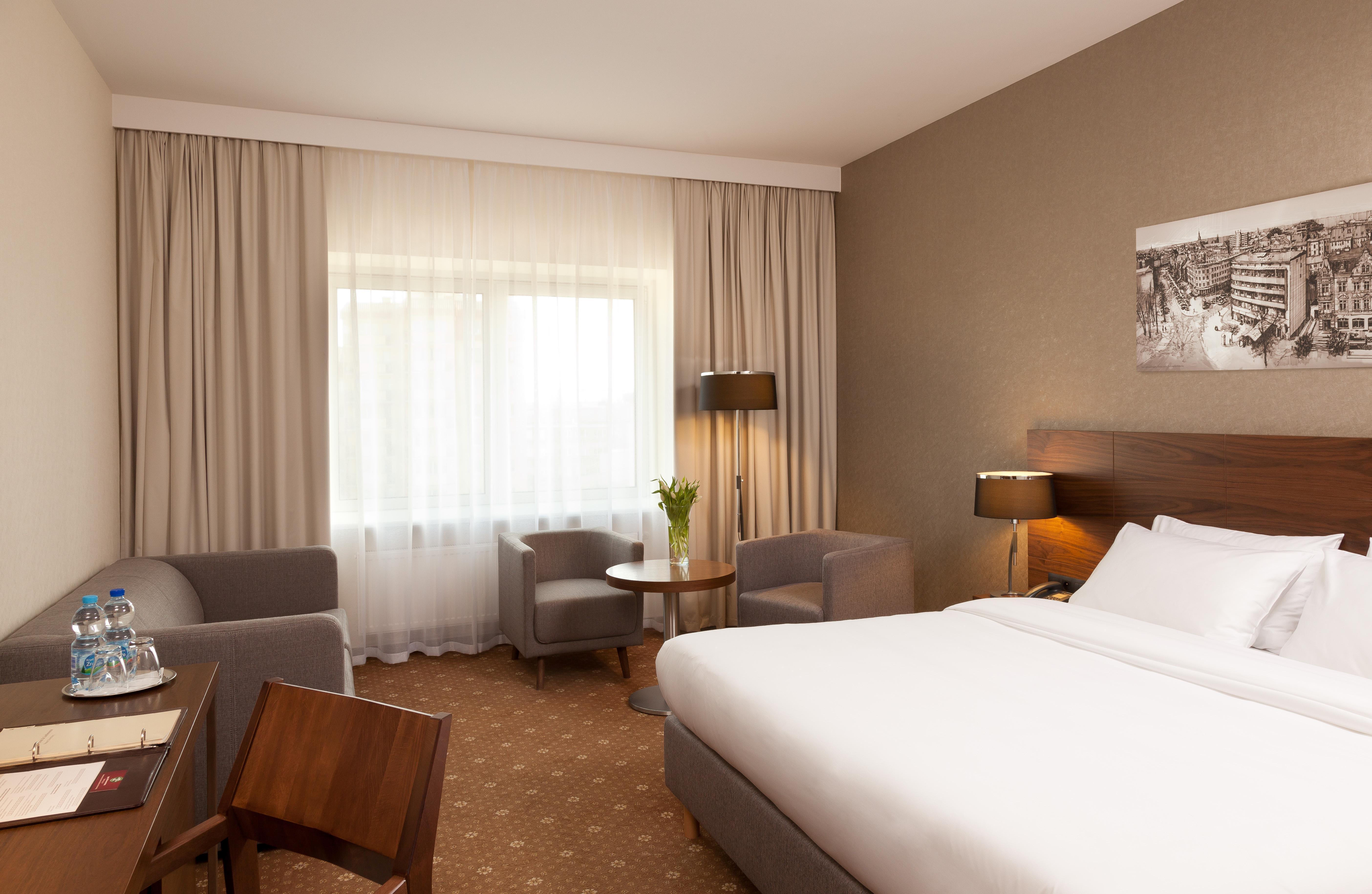 Business, Double Bed