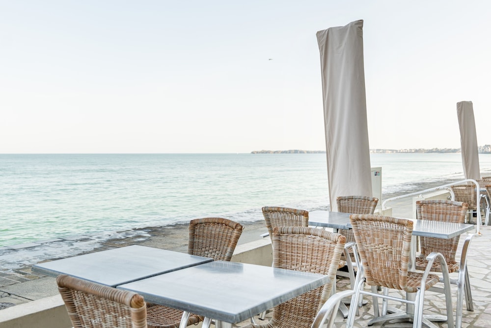 Kyriad Saint Malo Centre Plage 43/50