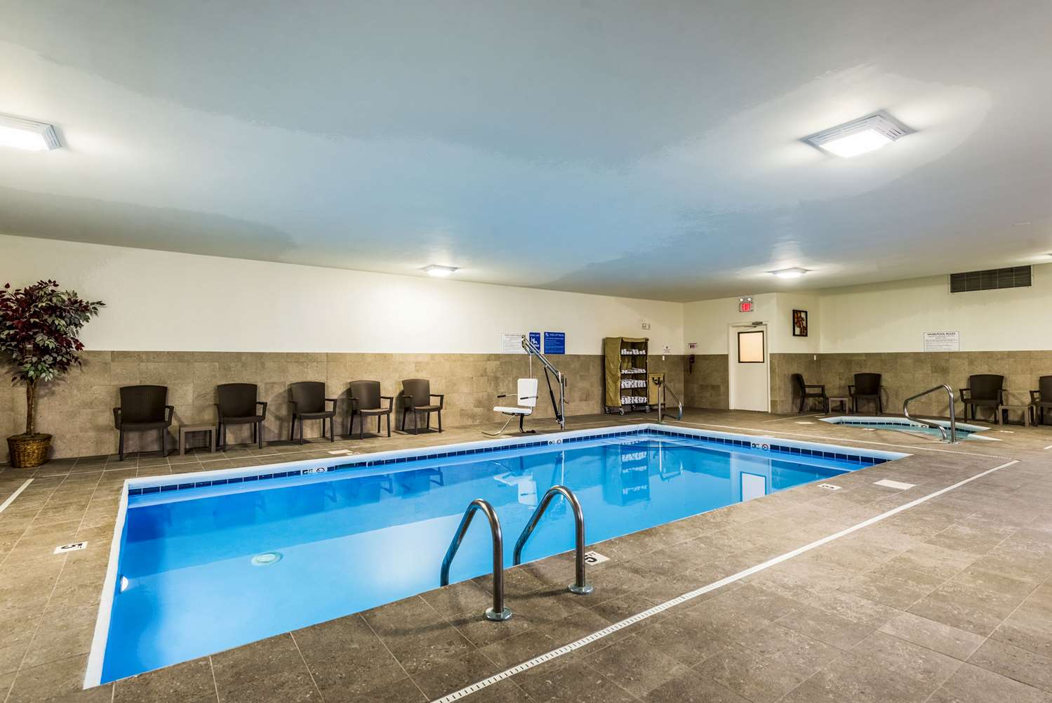 Comfort Inn and Suites Dayton North 9/24