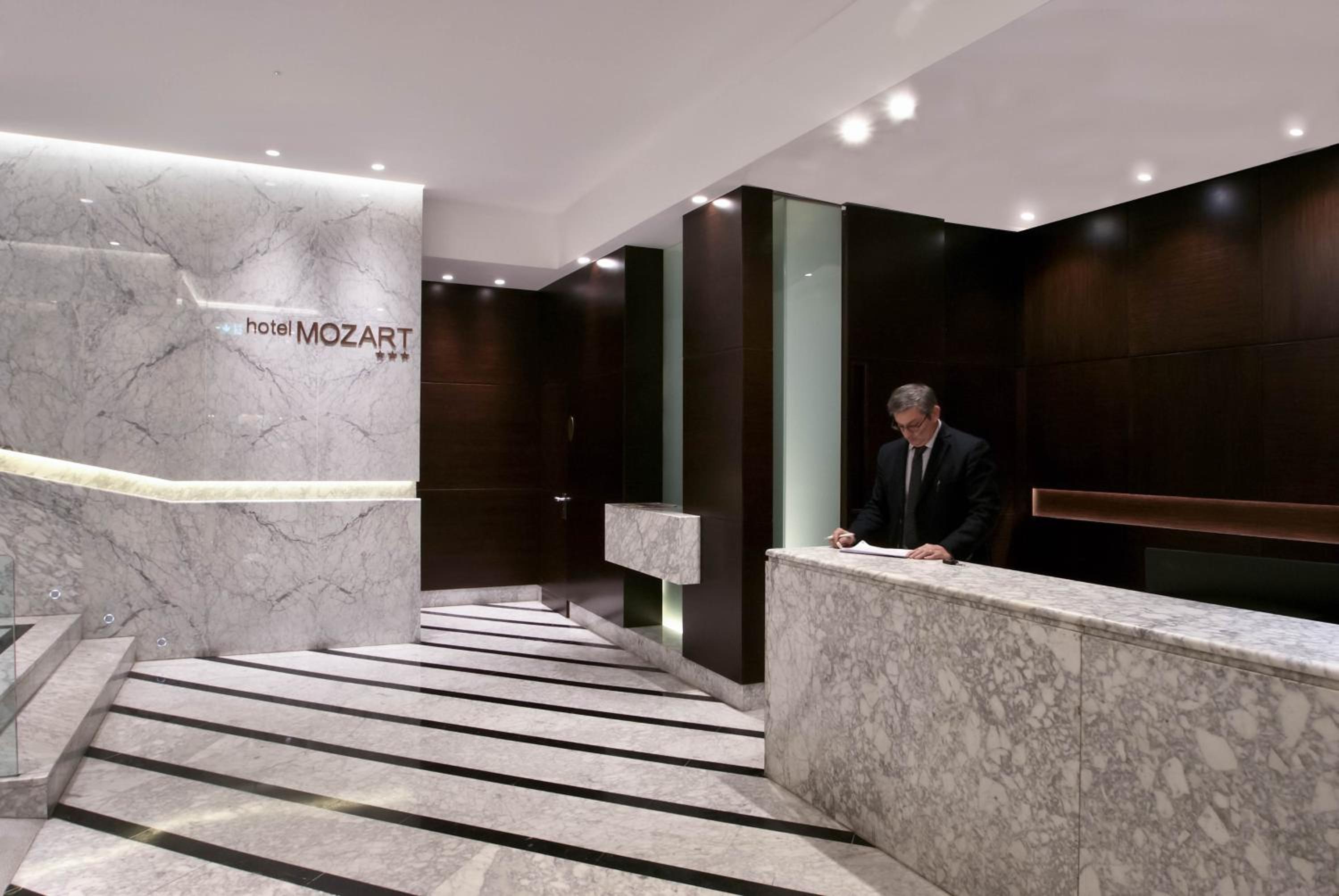 Hotel Mozart 7/59