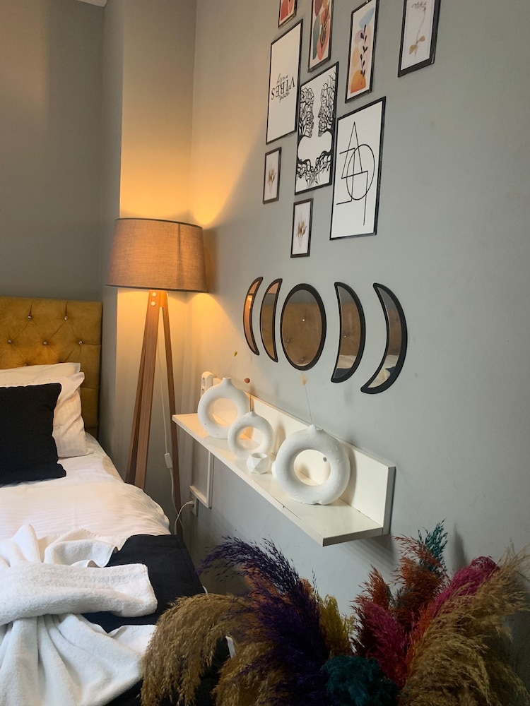 Nova Park Hotel and Suite 25/50