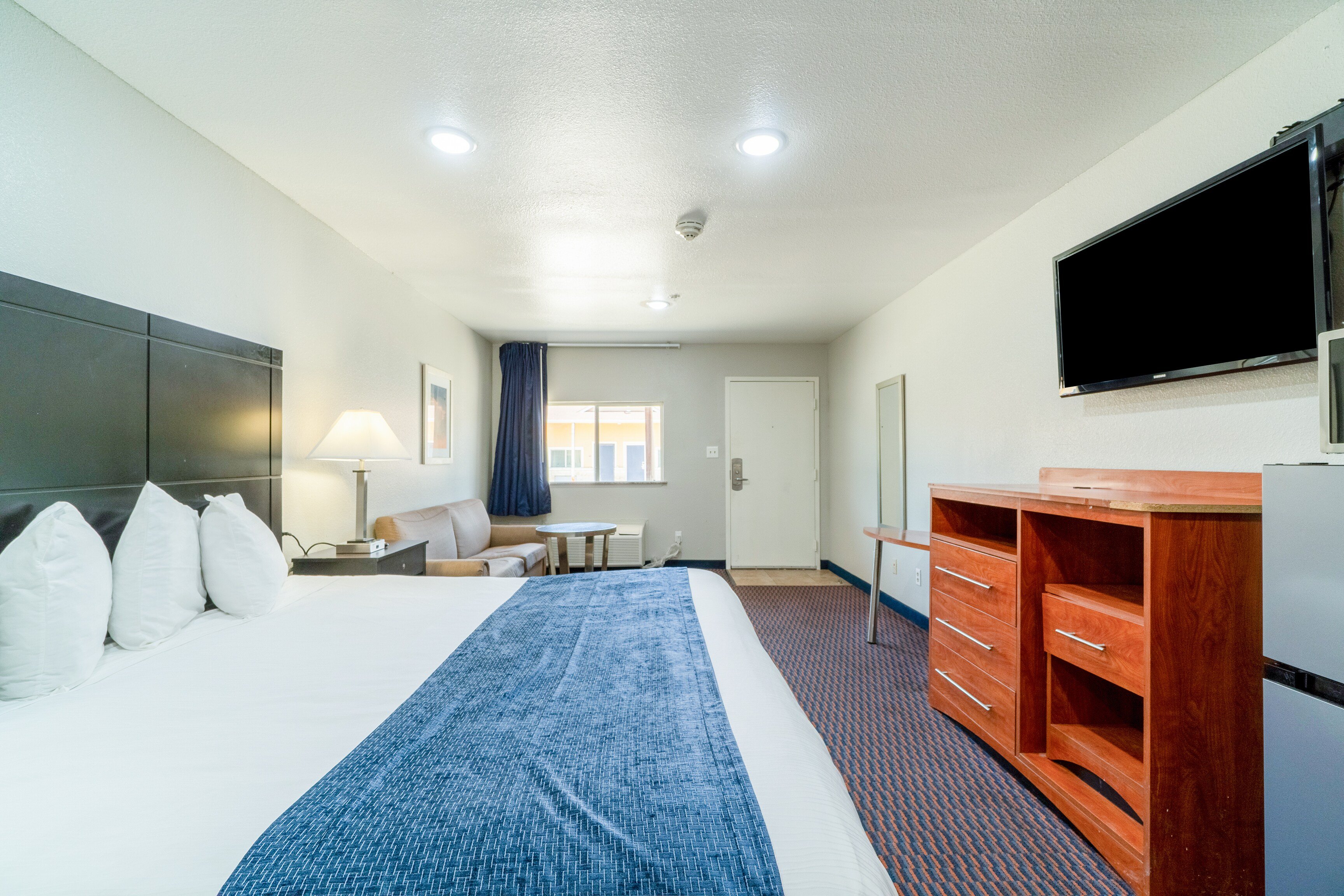 Atria Inn & Suites Kitchenette 24/43