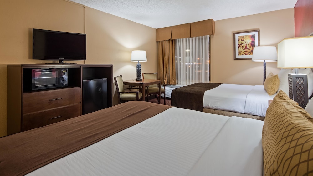 Baymont by Wyndham Richmond KY 8/30