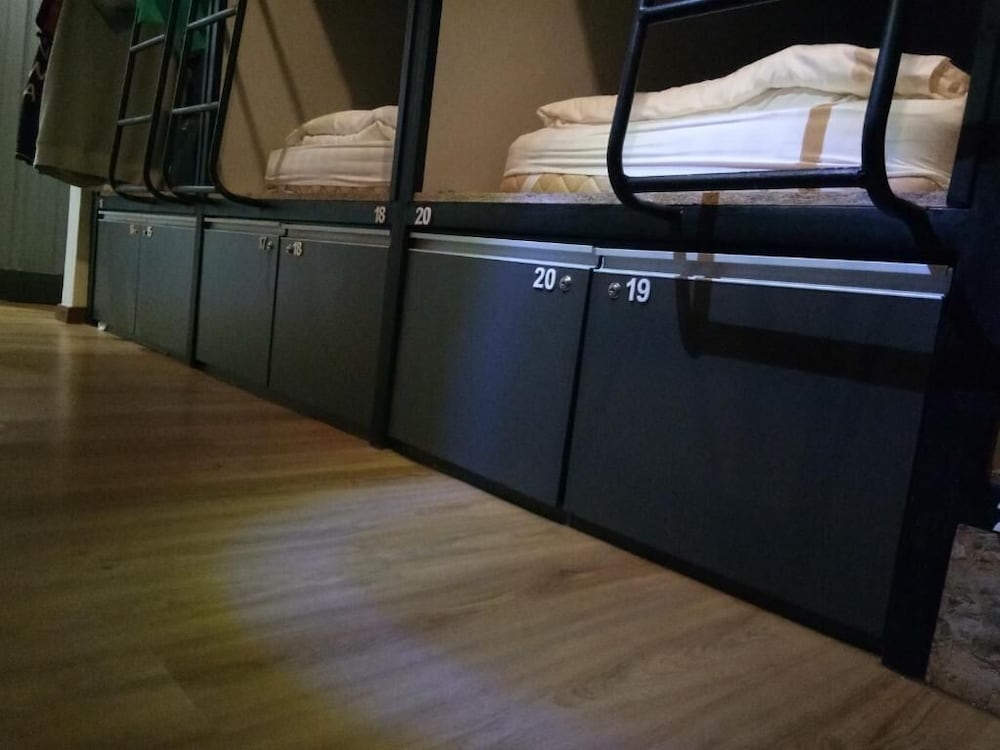 Sleepbox Hotel 25/50