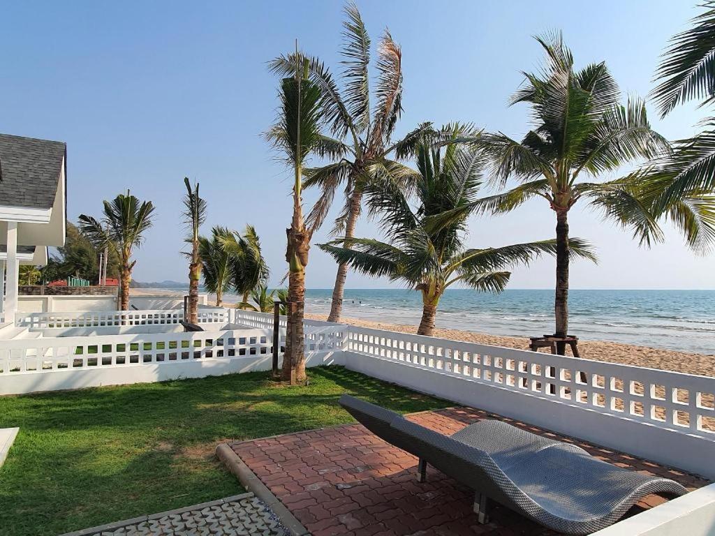 Rattana Pura Beach Resort 38/54