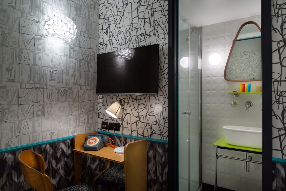 Hotel Crayon Rouge By Elegancia 40/50