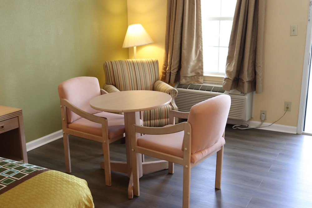 Woodstream Inn 52/57