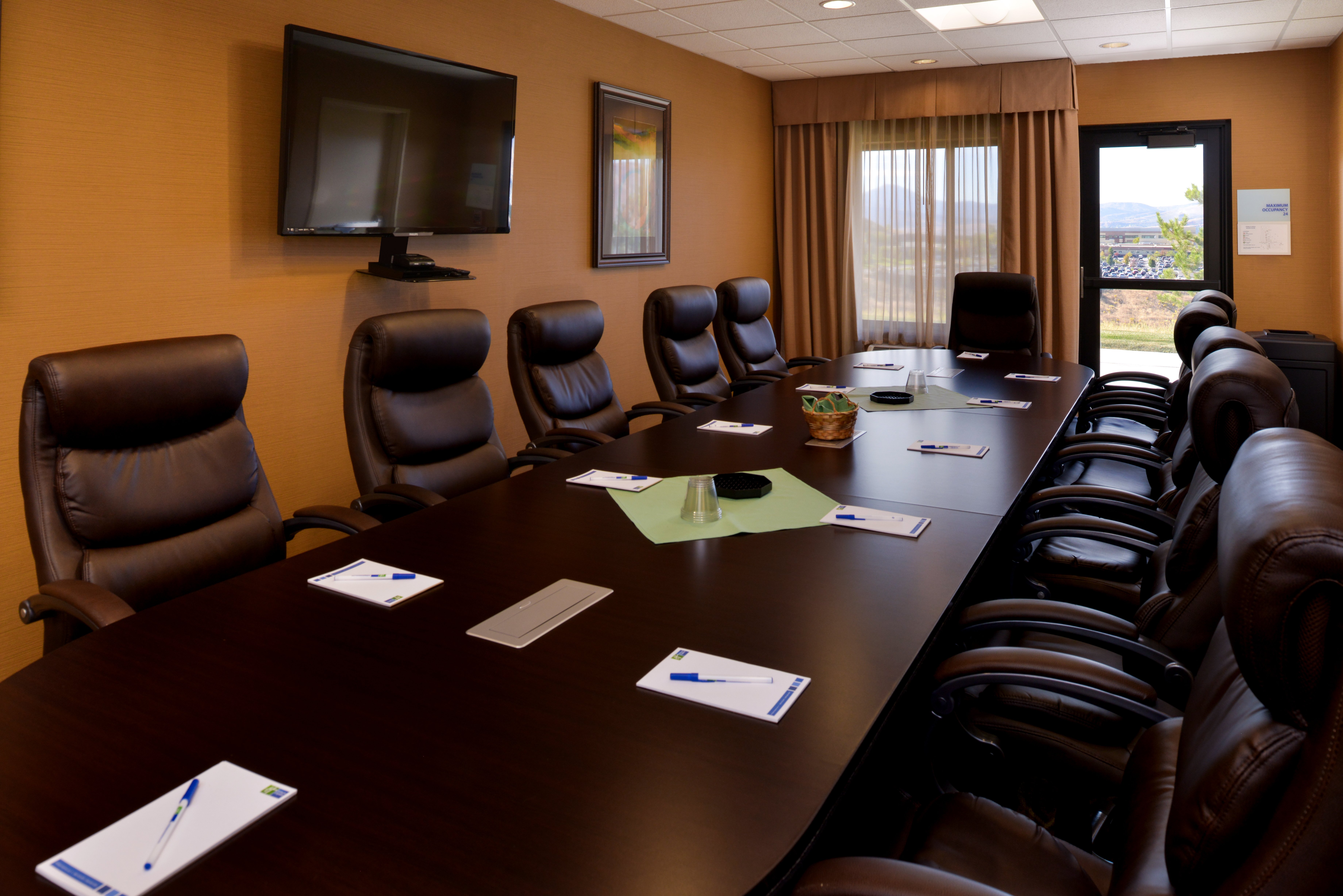 Holiday Inn Express Suites Pocatello 85/97