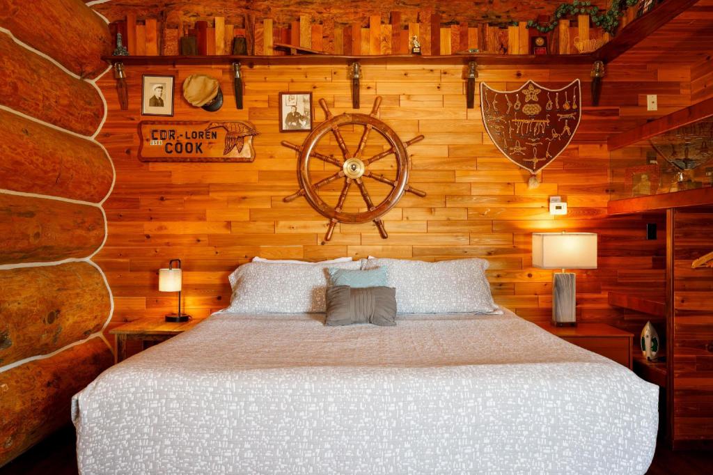 Studio, Cabin, King Bed, Sofa, Pet Friendly