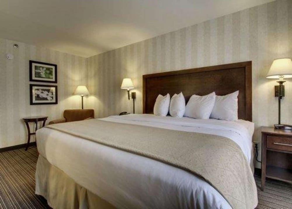 DoubleTree by Hilton Quincy 15/77