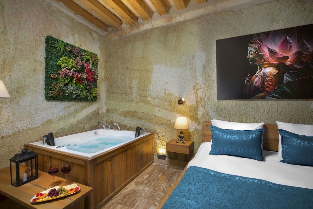 Ayazma Cave Hotel 24/50
