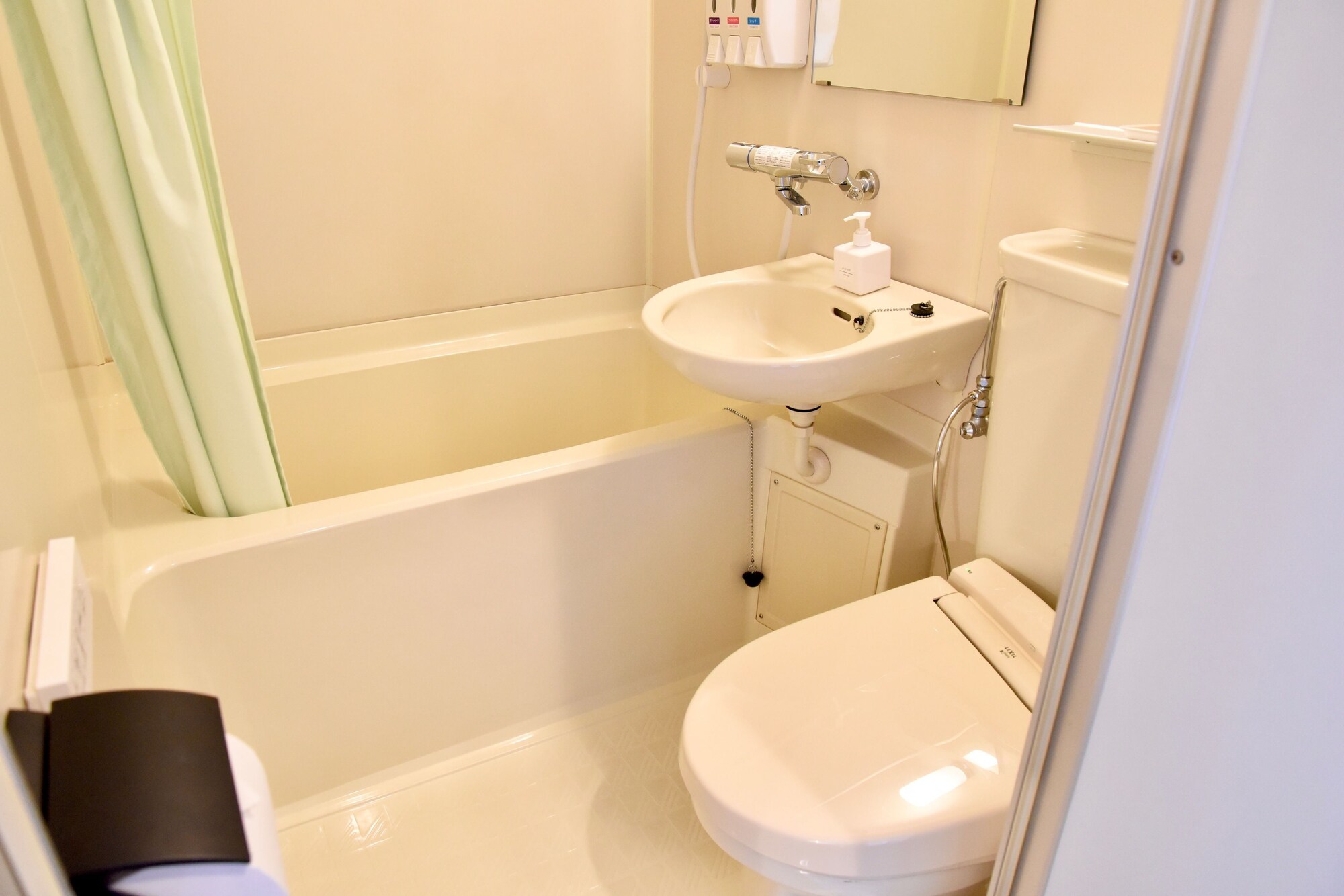 JAPANESE, TRIPLE, UNIT BATH